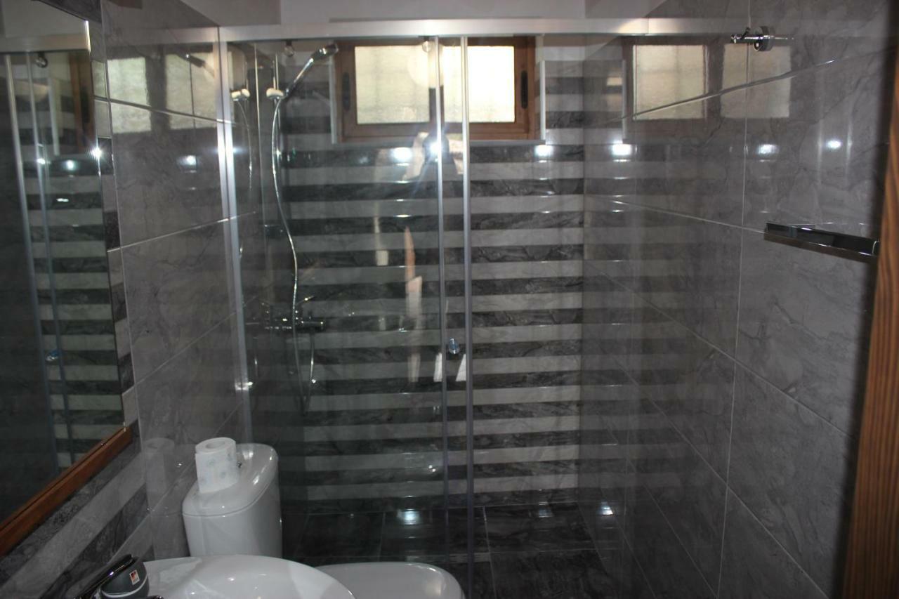 Guesthouse Arjan Berat Buitenkant foto