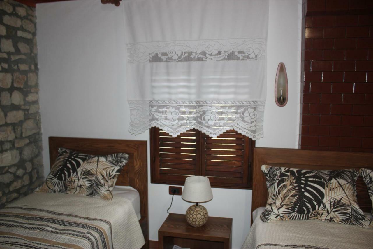 Guesthouse Arjan Berat Buitenkant foto