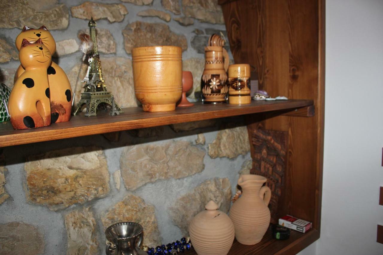 Guesthouse Arjan Berat Buitenkant foto
