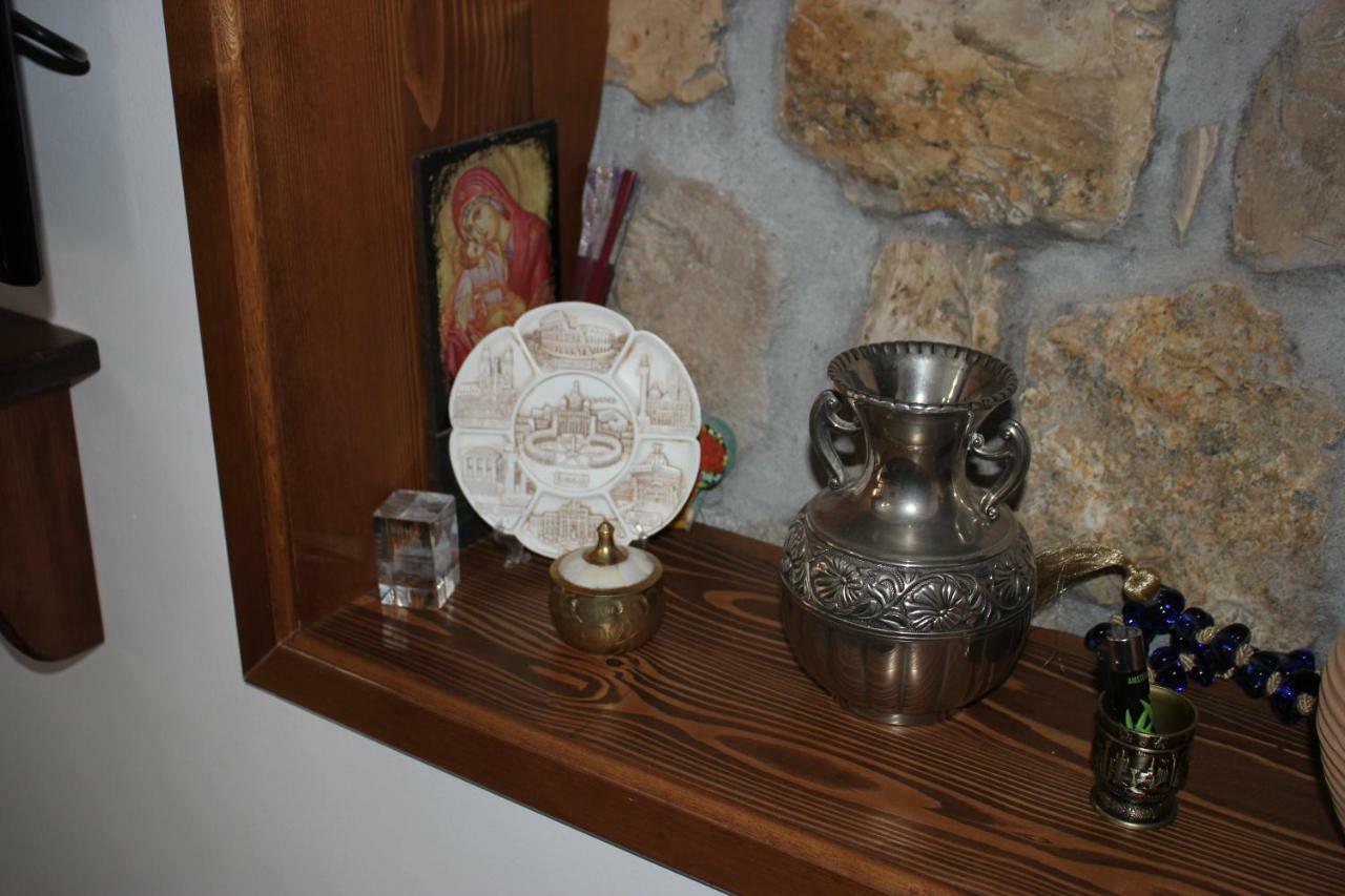Guesthouse Arjan Berat Buitenkant foto