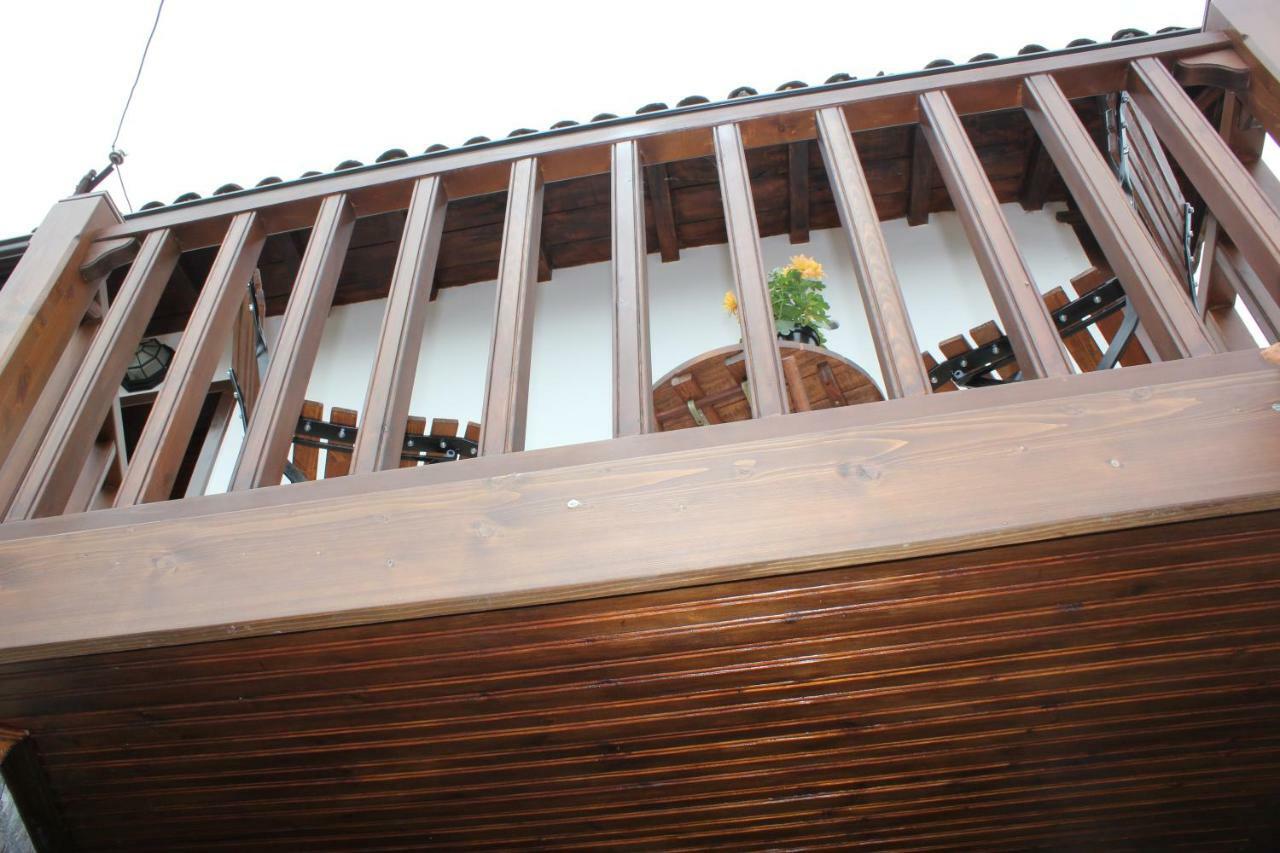 Guesthouse Arjan Berat Buitenkant foto